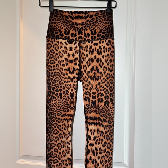 Yogalicious Lux Leopard Print Leggings Size Medium Super High Rise Ankle Length - Picture 2 of 14